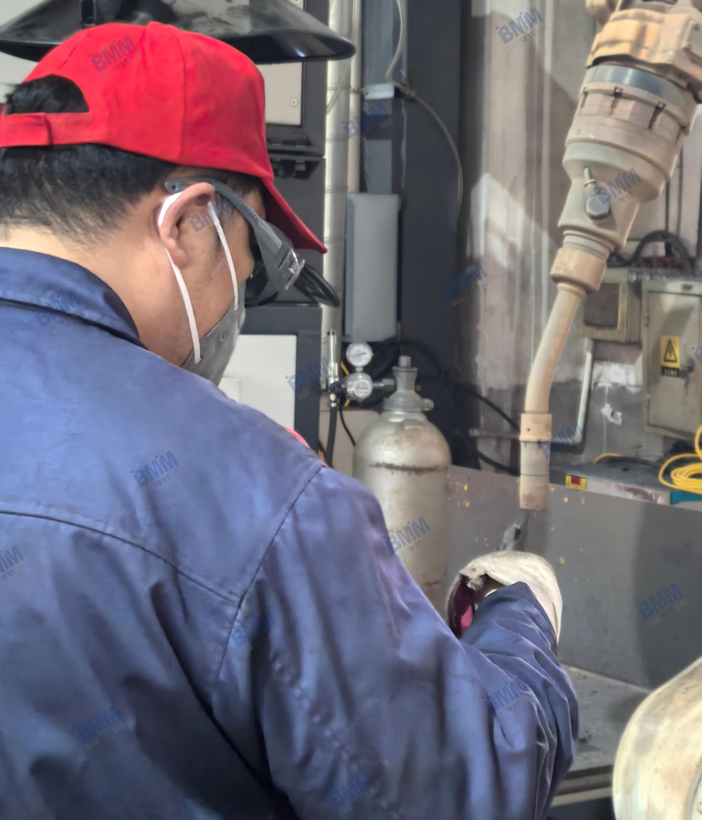 機器人焊接 2025-12-23-3